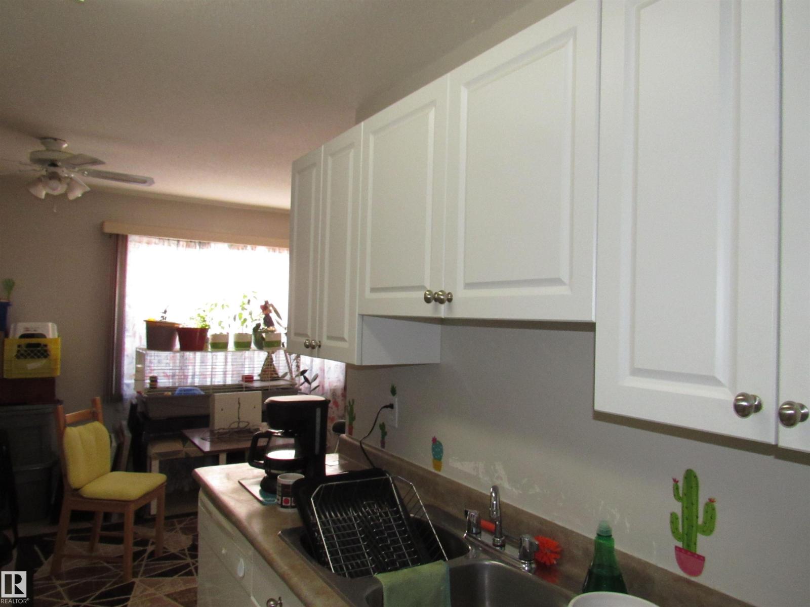 #122 3308 113 AV NW, Edmonton