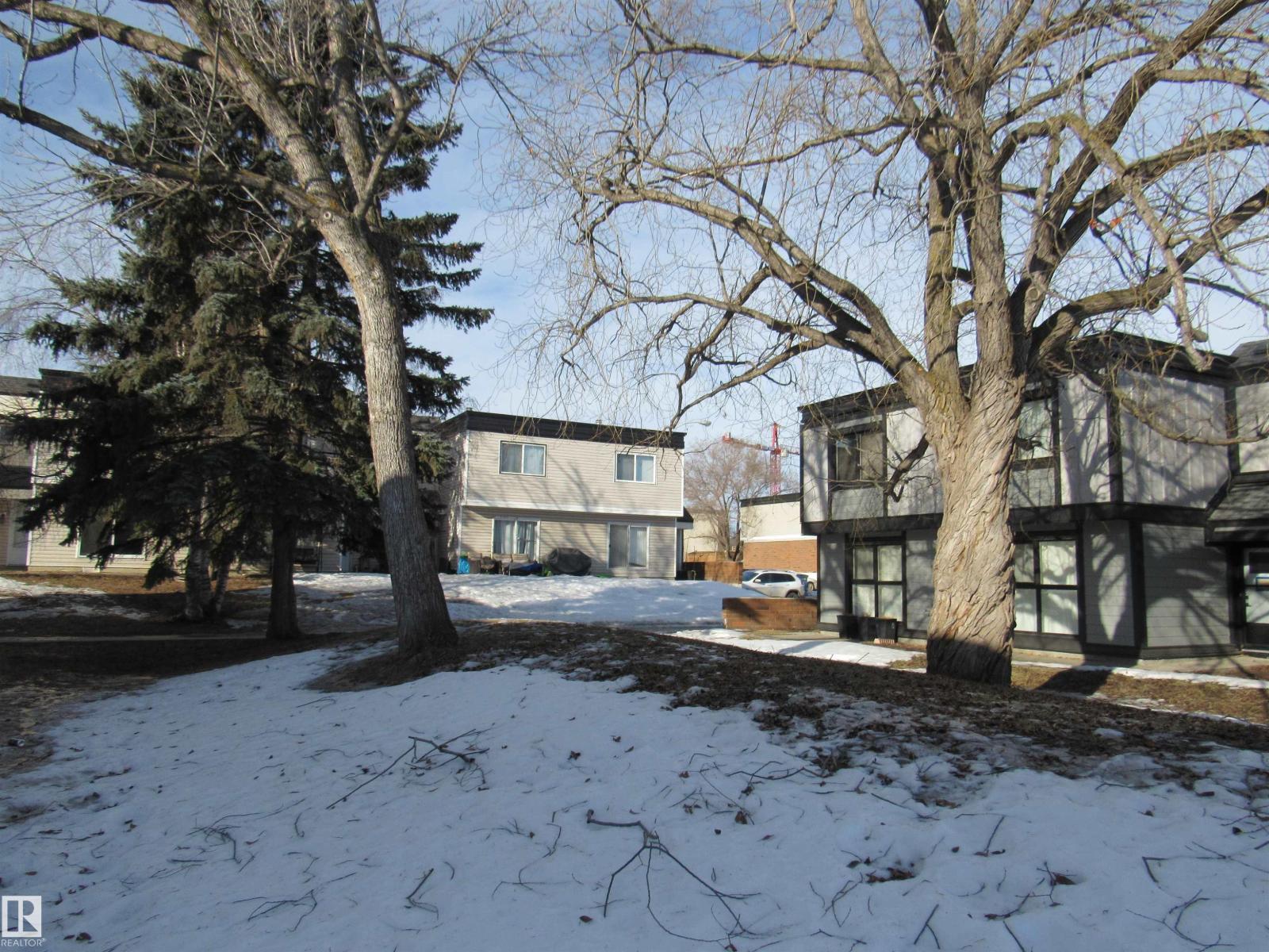 #122 3308 113 AV NW, Edmonton