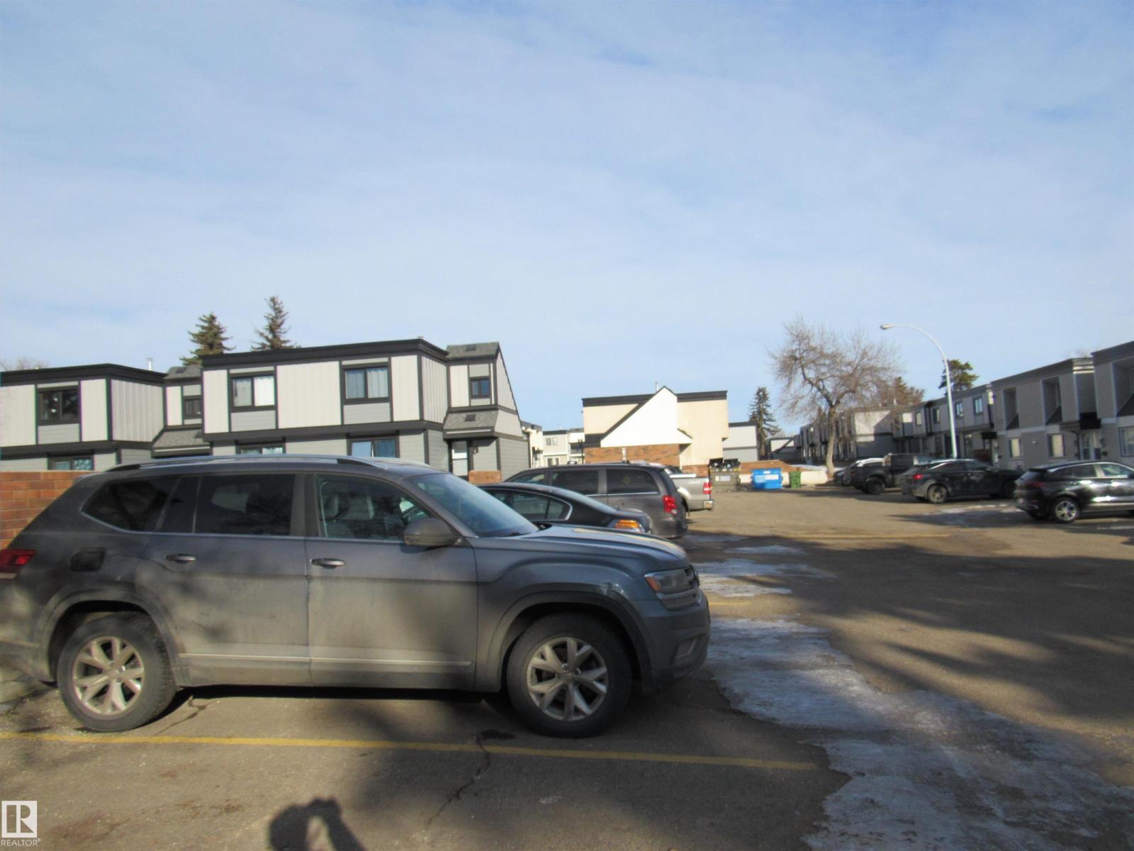 #122 3308 113 AV NW, Edmonton
