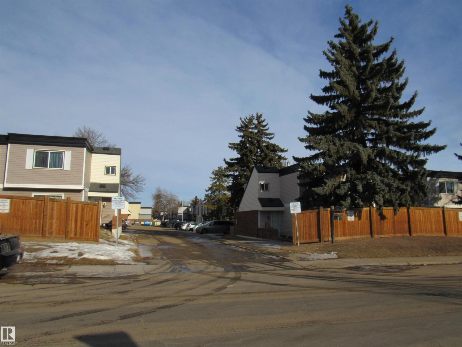 #122 3308 113 AV NW, Edmonton