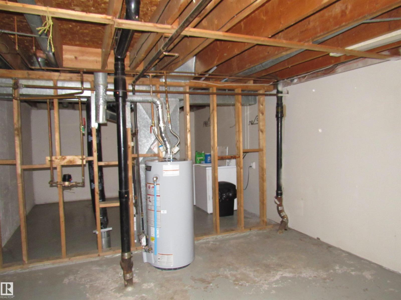 #122 3308 113 AV NW, Edmonton