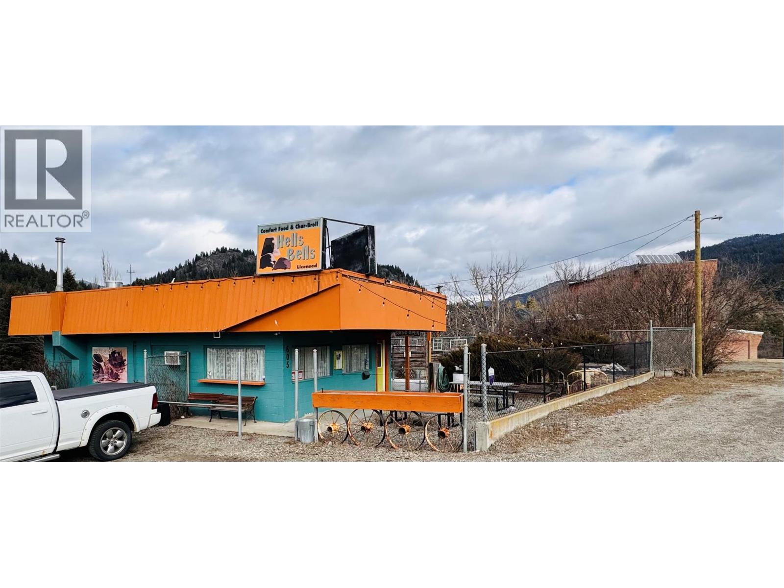 605 3 Highway - photo 2