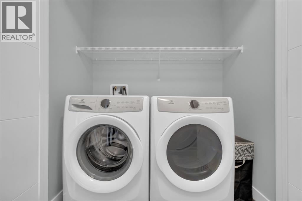 Single Family House Bi-level for Sale in  Evergreen Way Evergreen Red Deer 