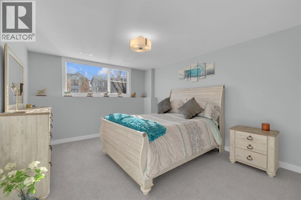 Single Family House Bi-level for Sale in  Evergreen Way Evergreen Red Deer 