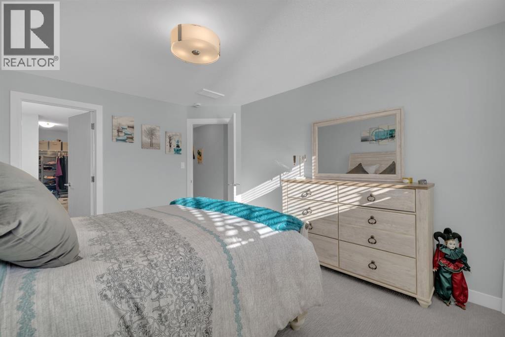 Single Family House Bi-level for Sale in  Evergreen Way Evergreen Red Deer 