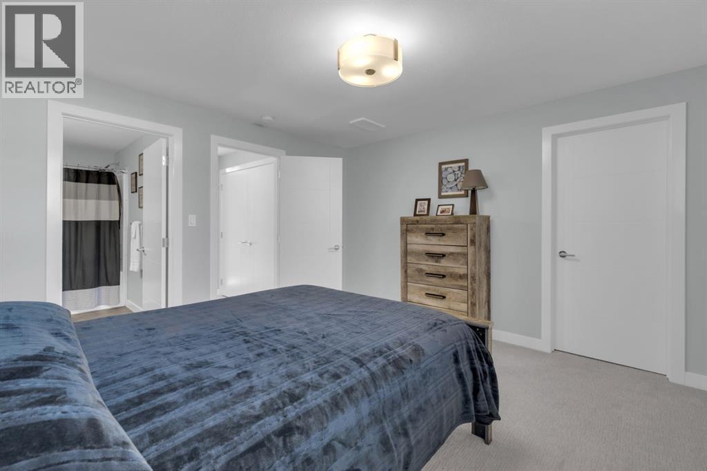 Single Family House Bi-level for Sale in  Evergreen Way Evergreen Red Deer 