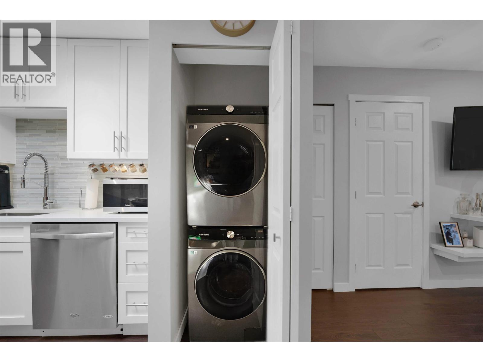 B309 40120 WILLOW CRESCENT, Squamish