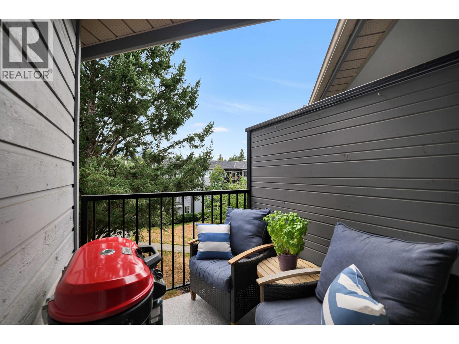 B309 40120 WILLOW CRESCENT, Squamish