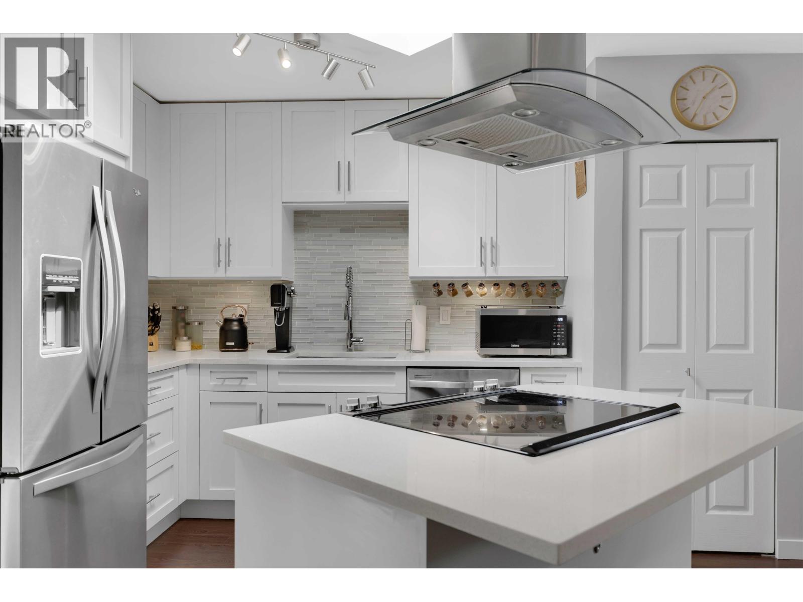 B309 40120 WILLOW CRESCENT, Squamish