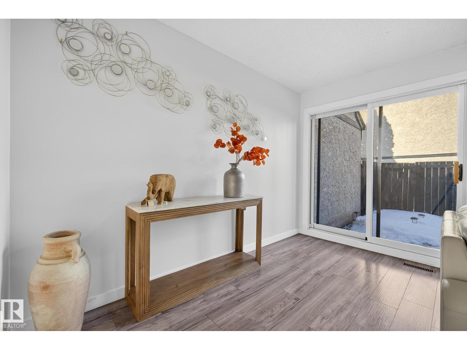 12022 25 AV NW, Edmonton