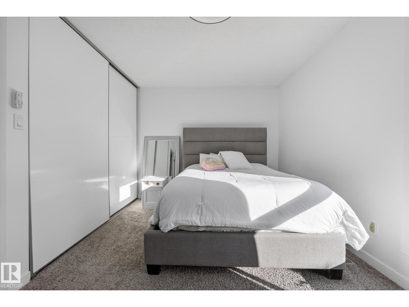 12022 25 AV NW, Edmonton