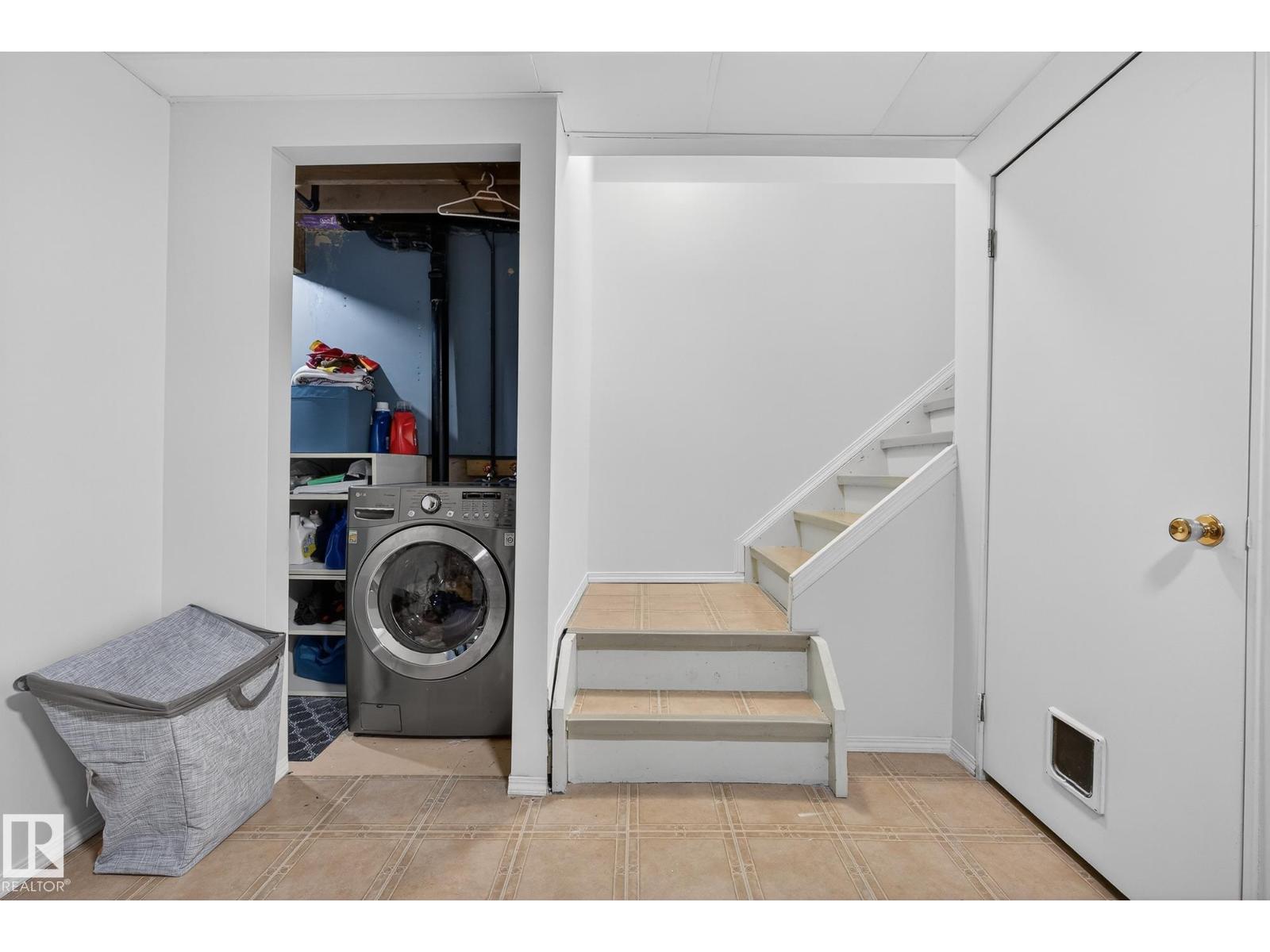 12022 25 AV NW, Edmonton