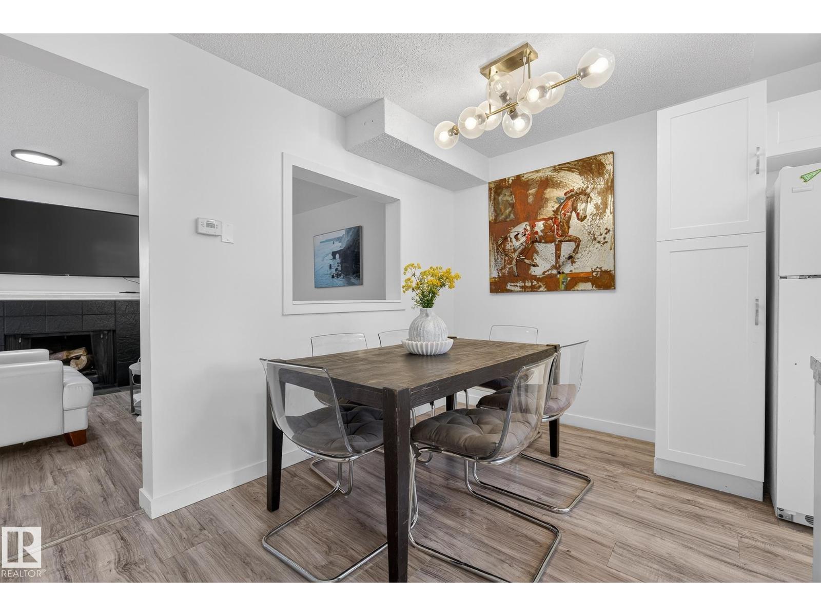 12022 25 AV NW, Edmonton