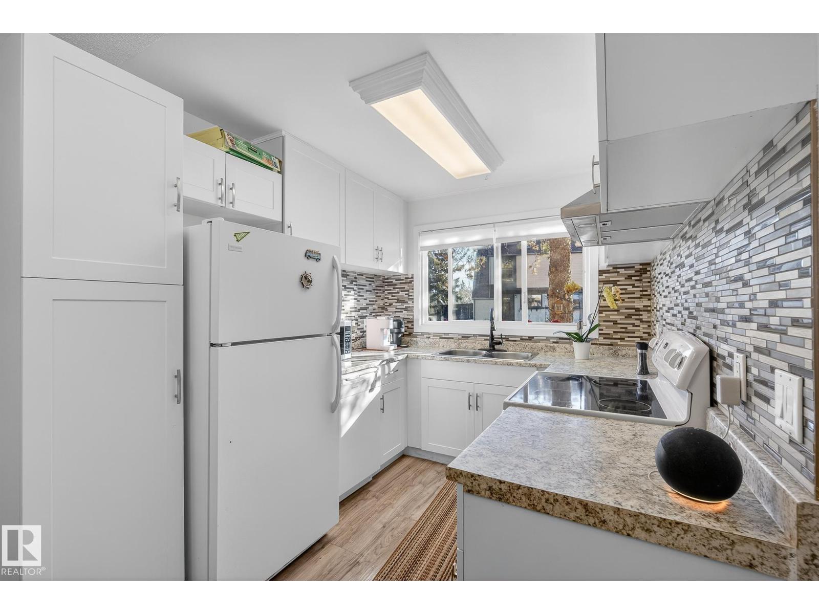 12022 25 AV NW, Edmonton