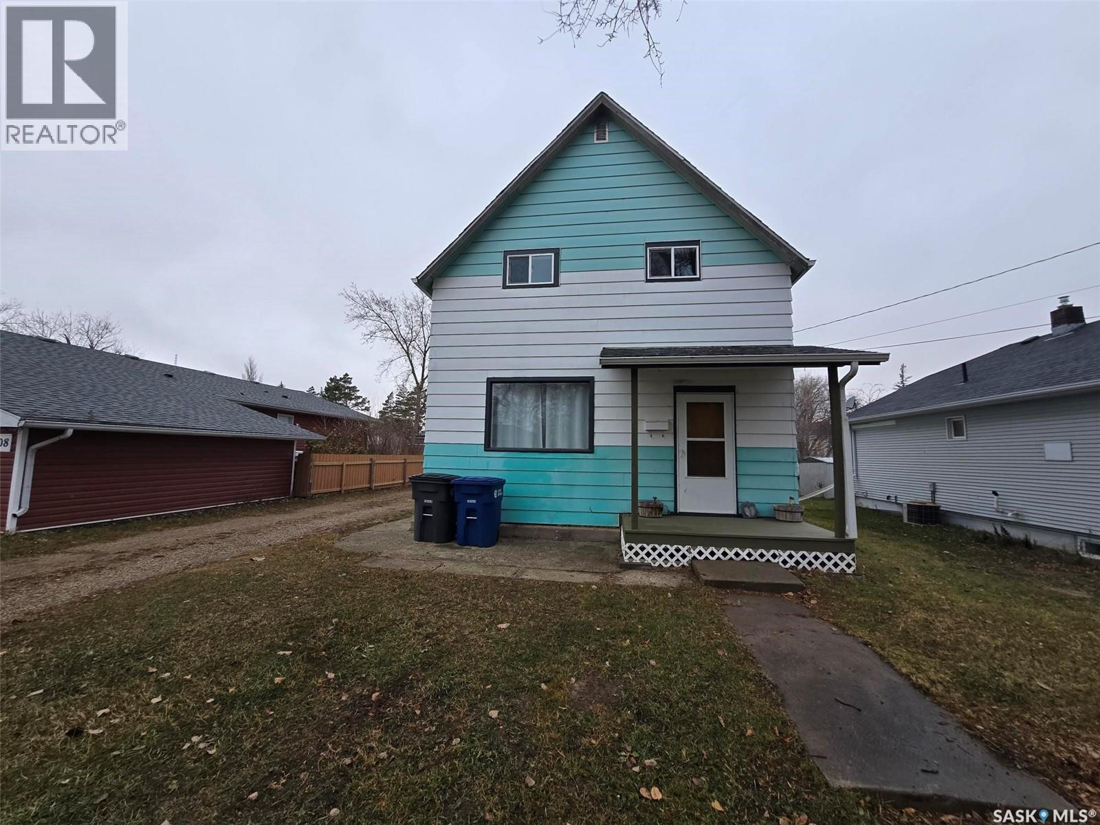 806 Pheasant STREET - Photo 3 of 42, Grenfell, Saskatchewan