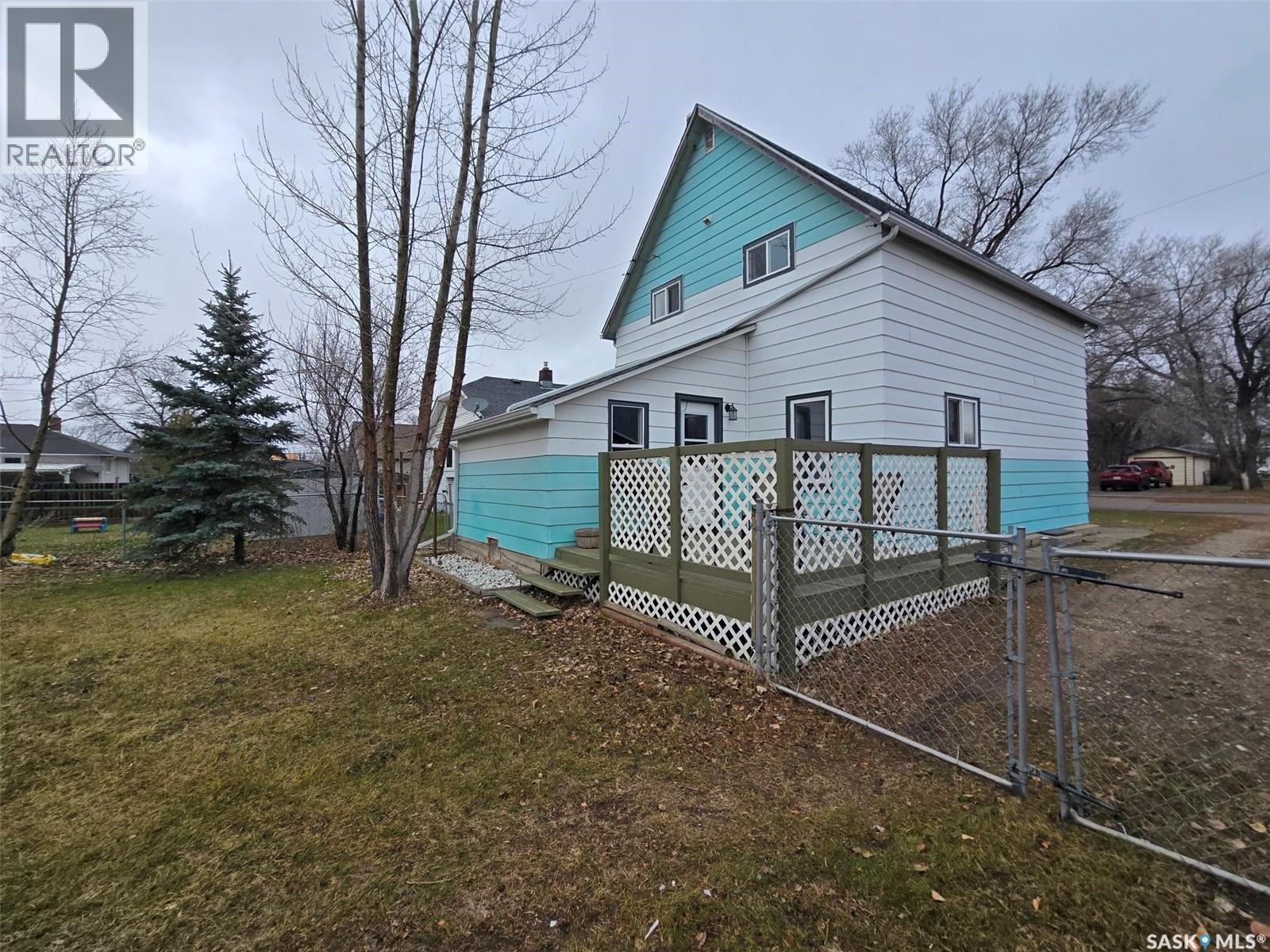 806 Pheasant STREET - Photo 4 of 42, Grenfell, Saskatchewan