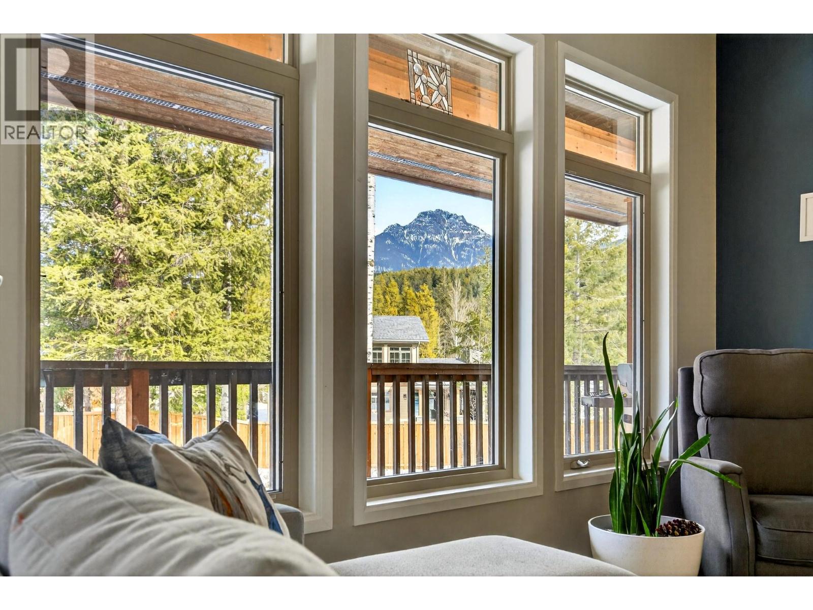 1500 Quartz Crescent, Golden