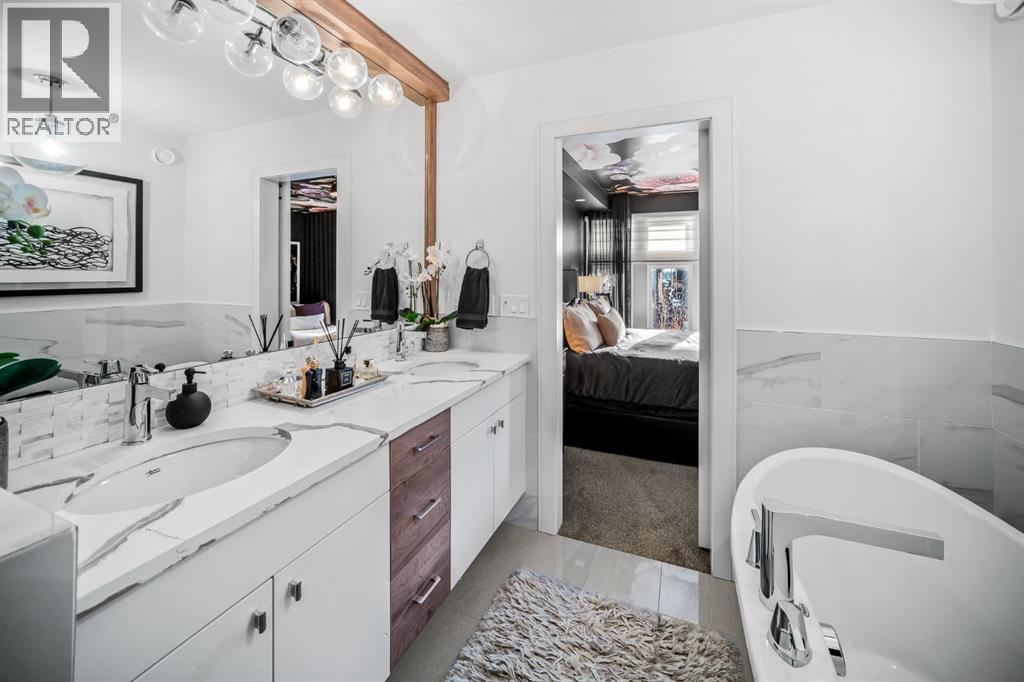 Single Family House for Sale in   Avenue SW Altadore Calgary 