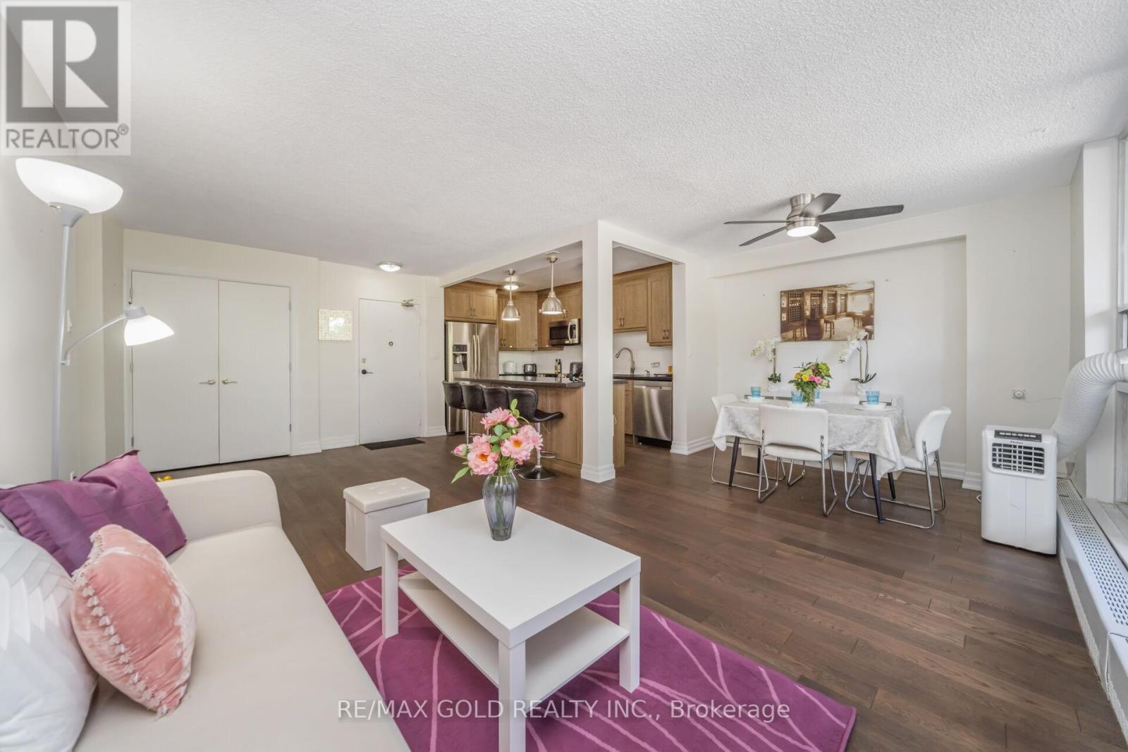 404 - 1964 MAIN STREET W