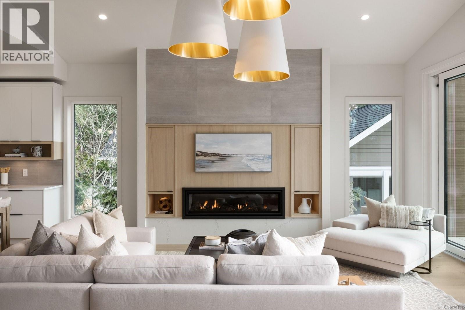  11392 Chalet Road, North Saanich