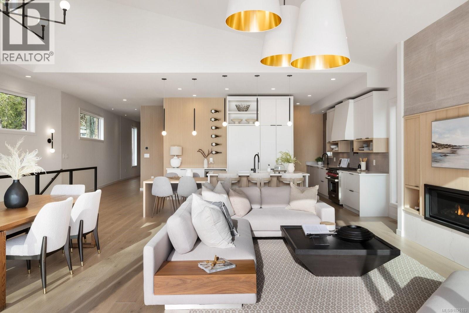  11392 Chalet Road, North Saanich