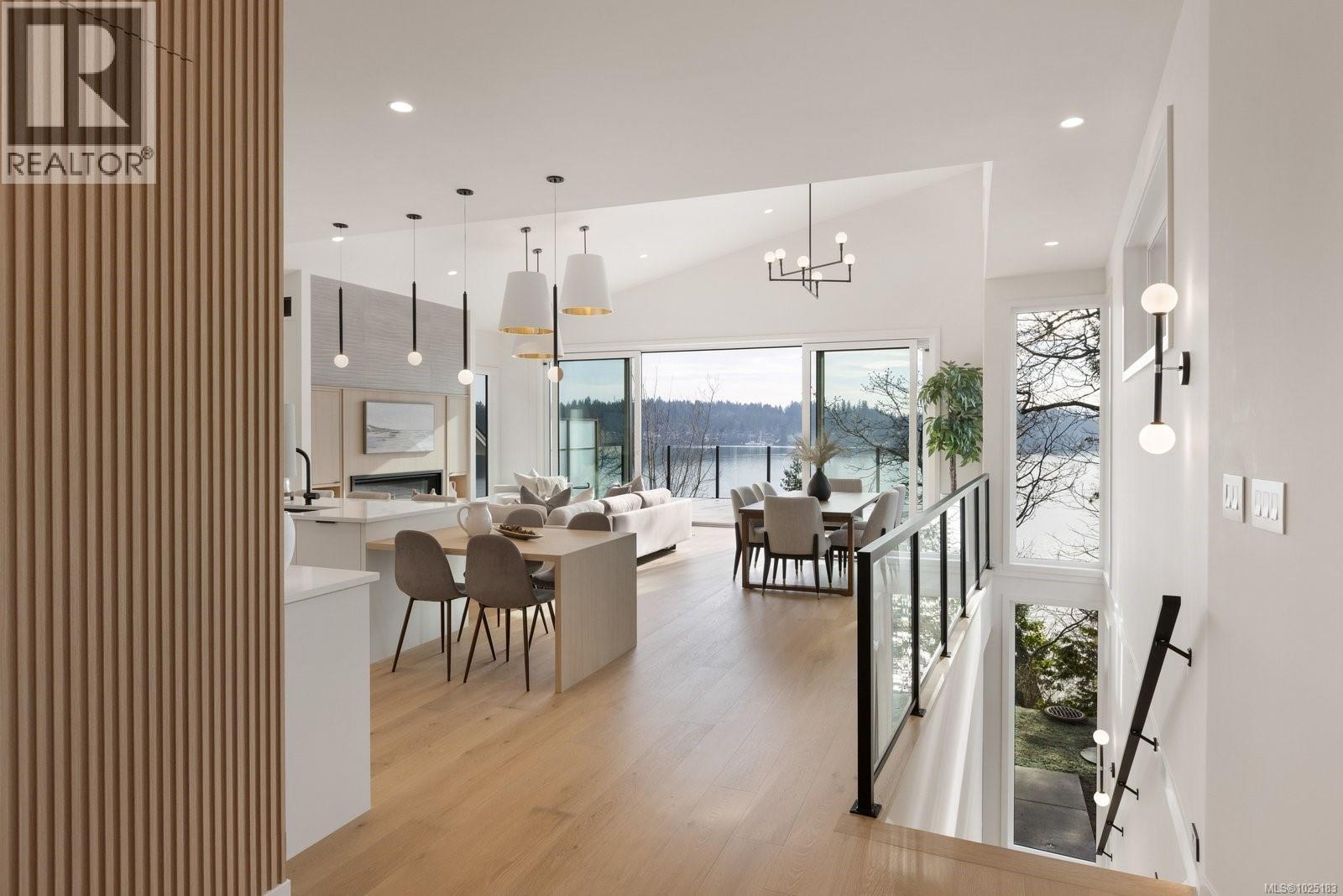  11392 Chalet Road, North Saanich