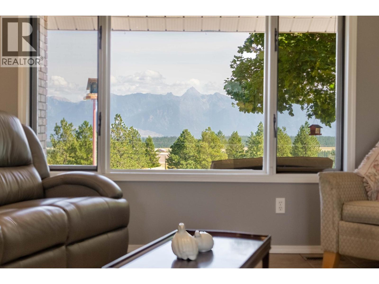 9617 CLEARVIEW Road, Cranbrook