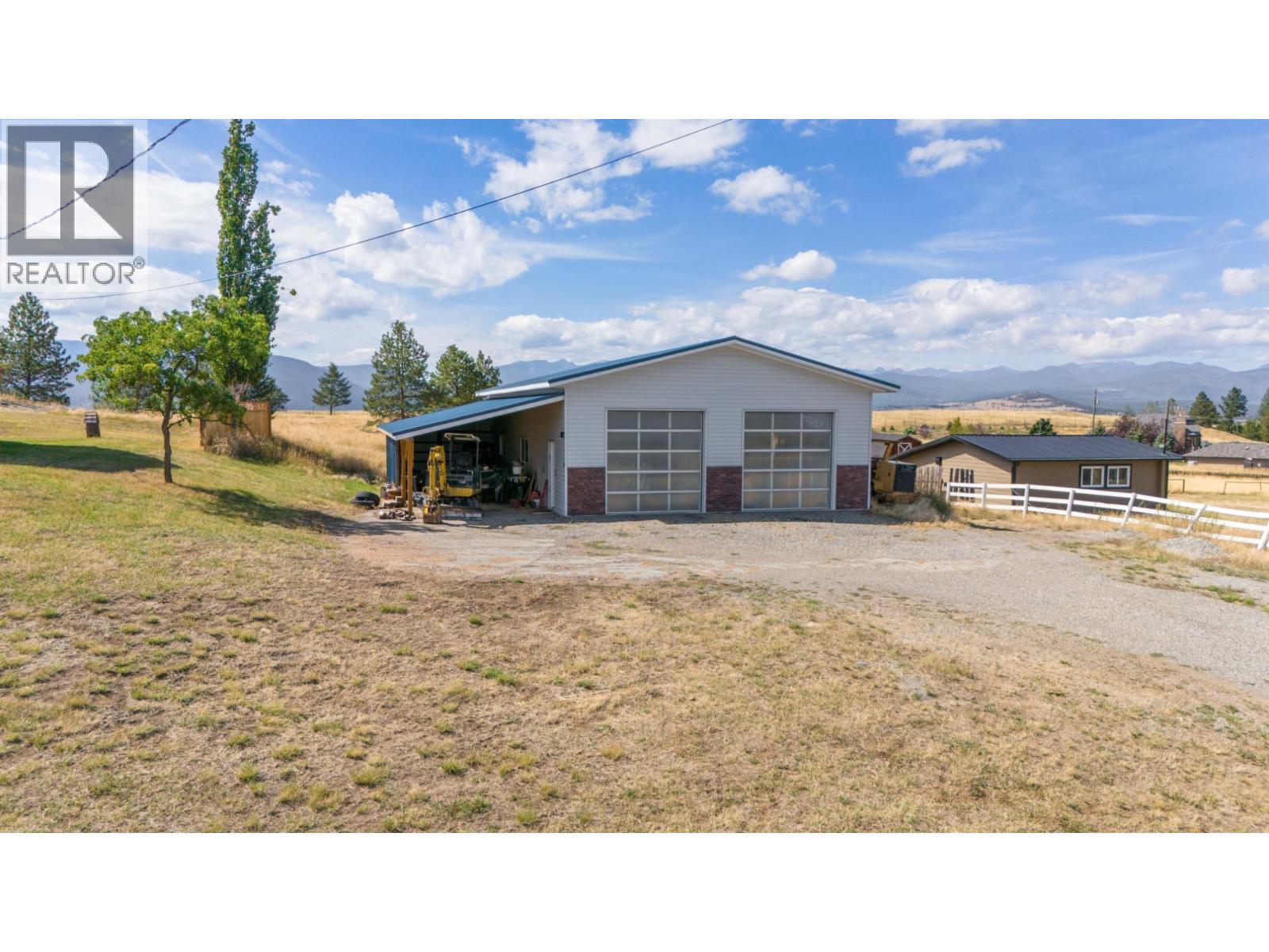 9617 CLEARVIEW Road, Cranbrook