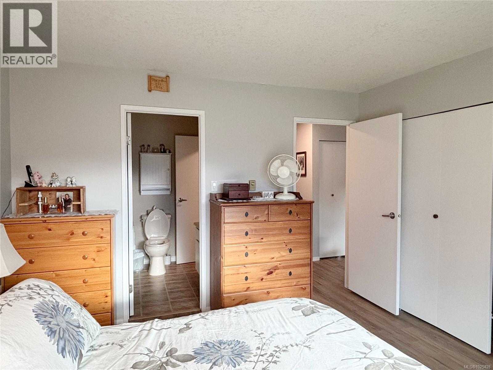 419 Donner Dr, Gold River