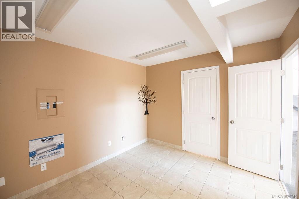 2130 Cliffe Ave, Courtenay