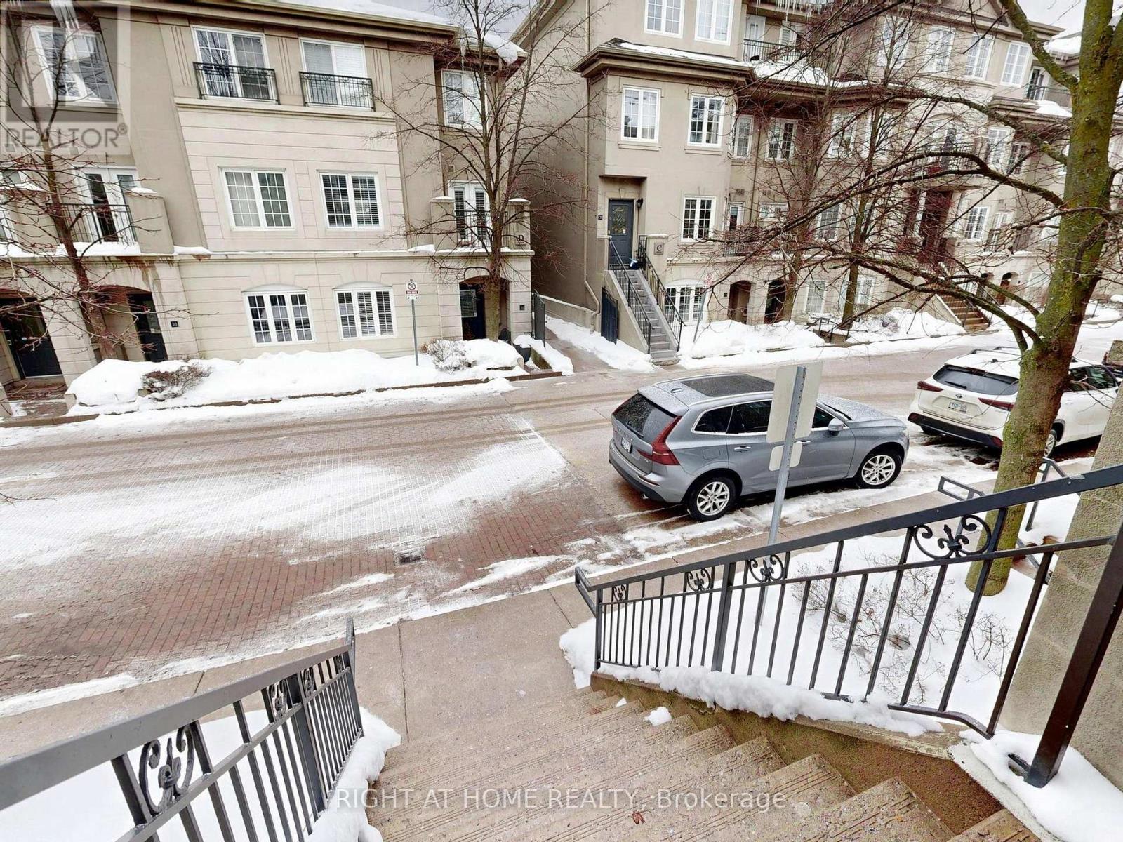 #B28 108 FINCH AVENUE W - 3