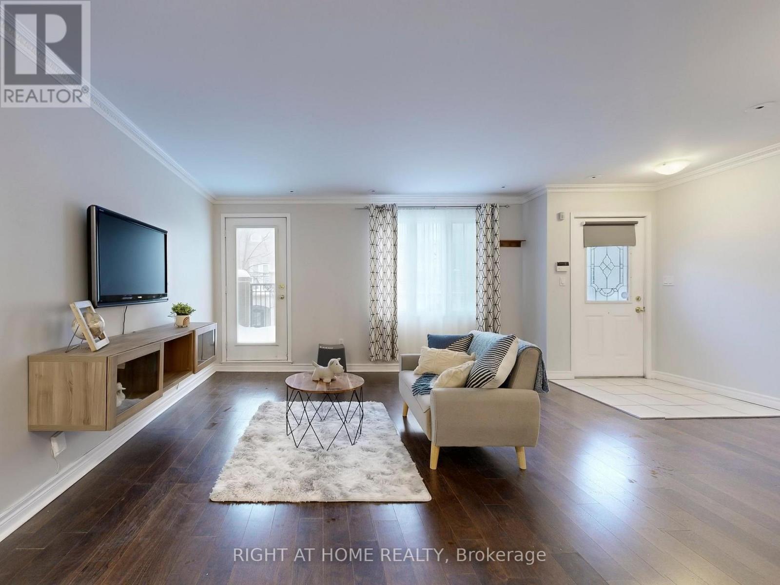 #B28 108 FINCH AVENUE W - 6