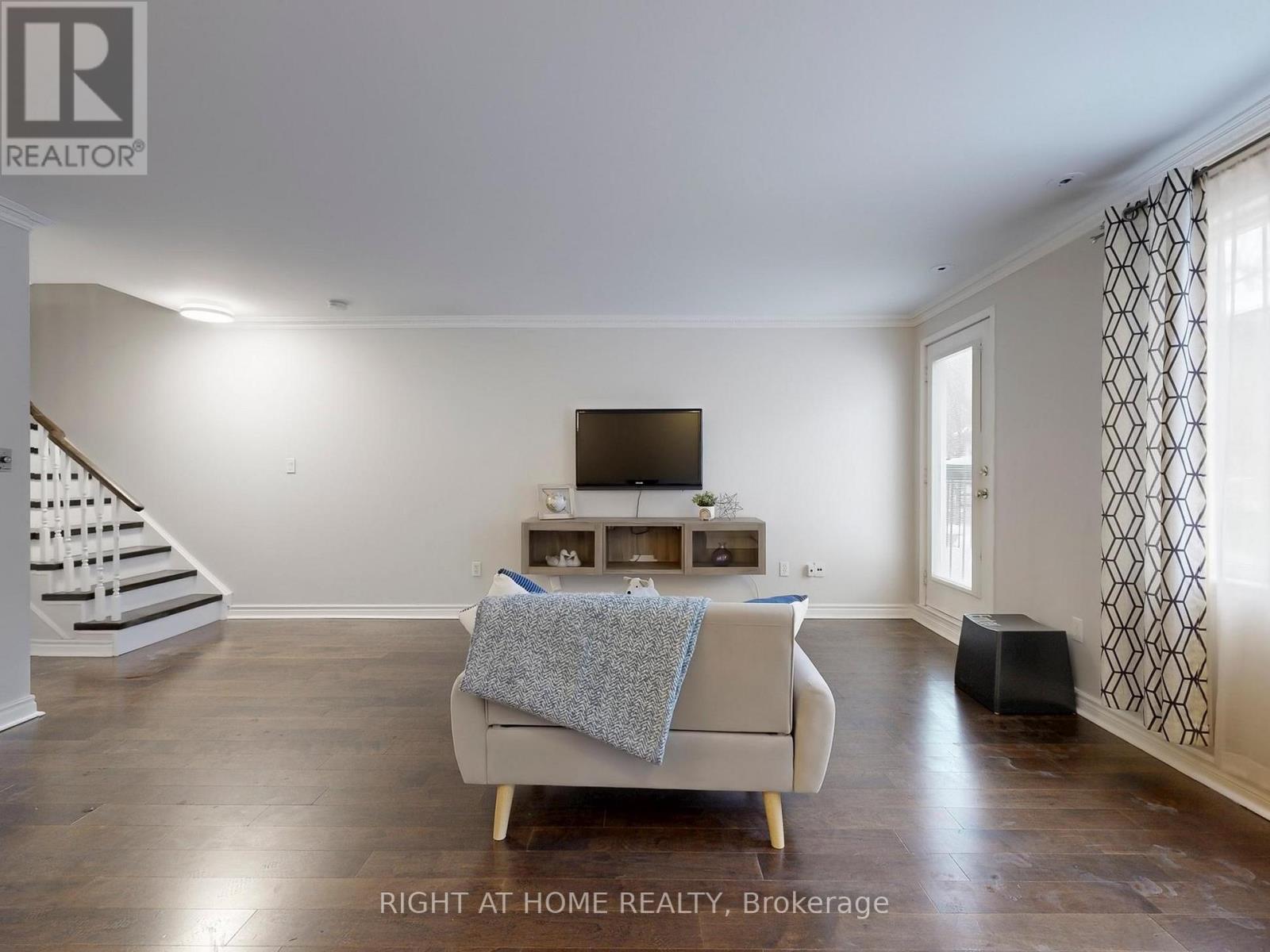 #B28 108 FINCH AVENUE W - 9