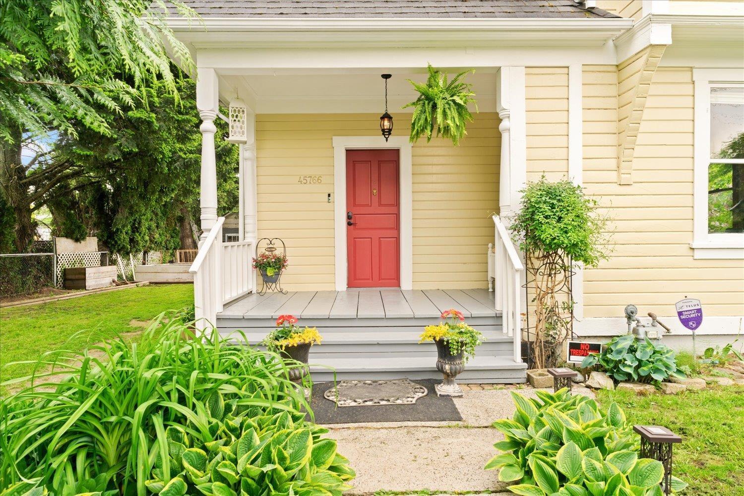 45766 REECE Avenue - photo 2