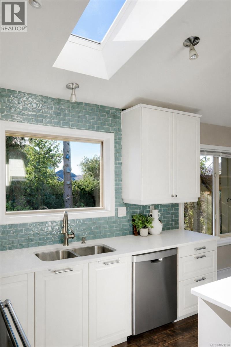  2241 Lifton Place, Saanich