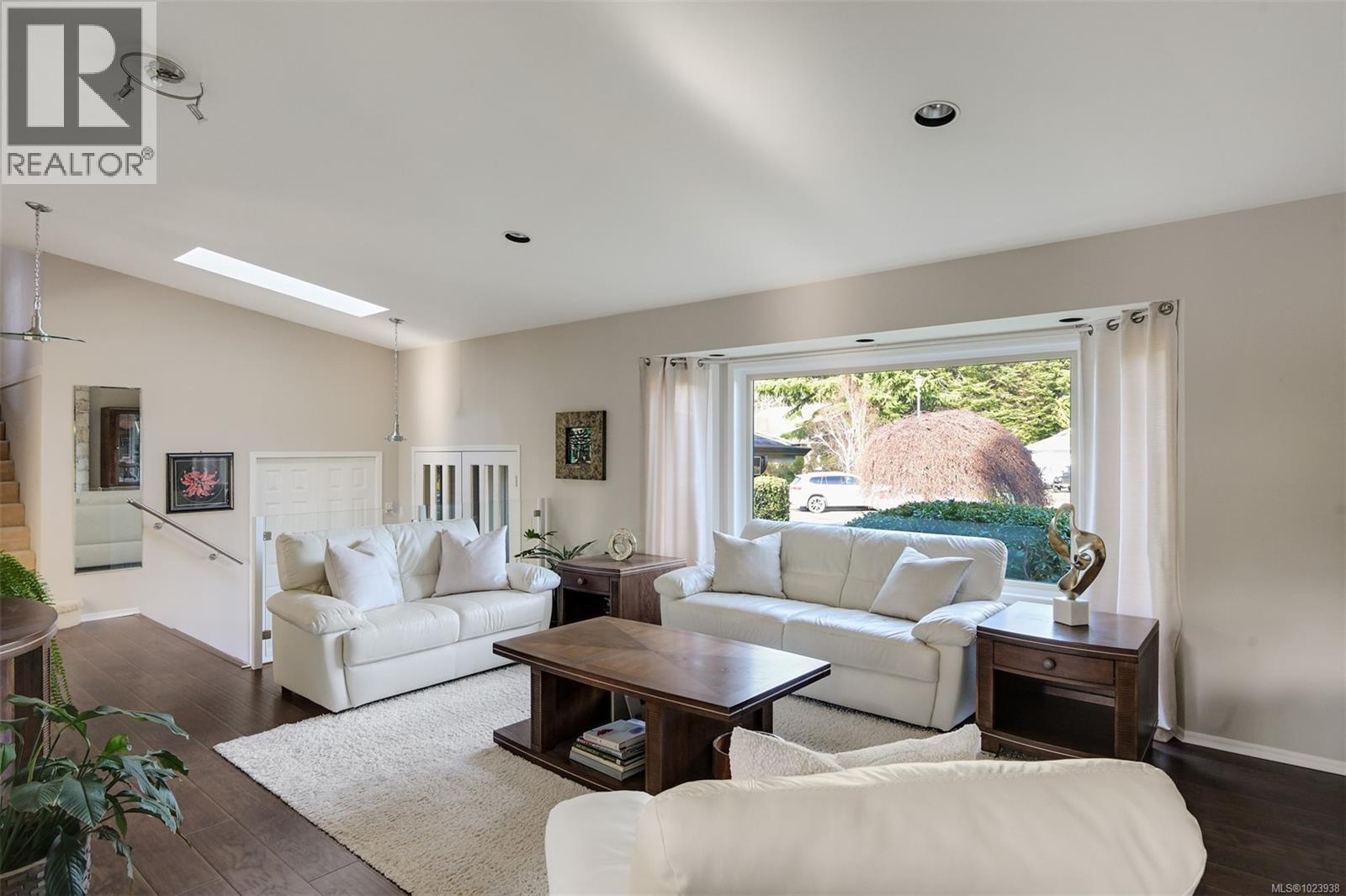  2241 Lifton Place, Saanich