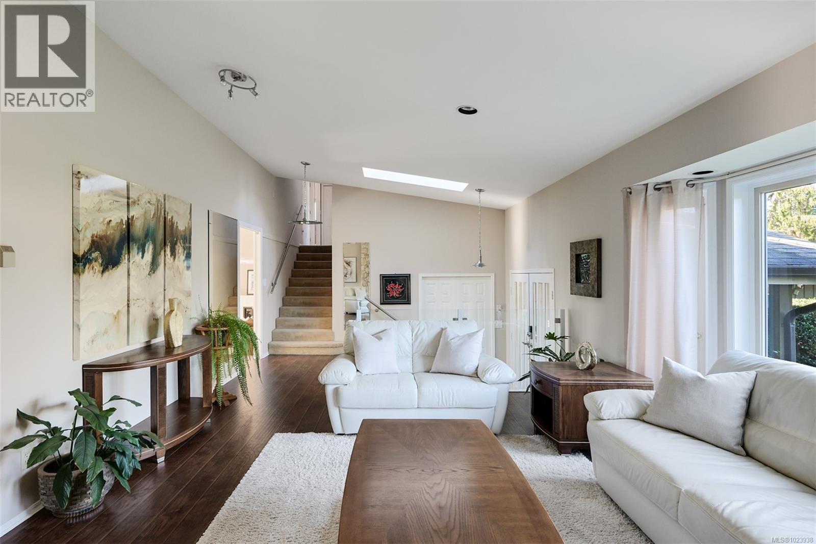  2241 Lifton Place, Saanich