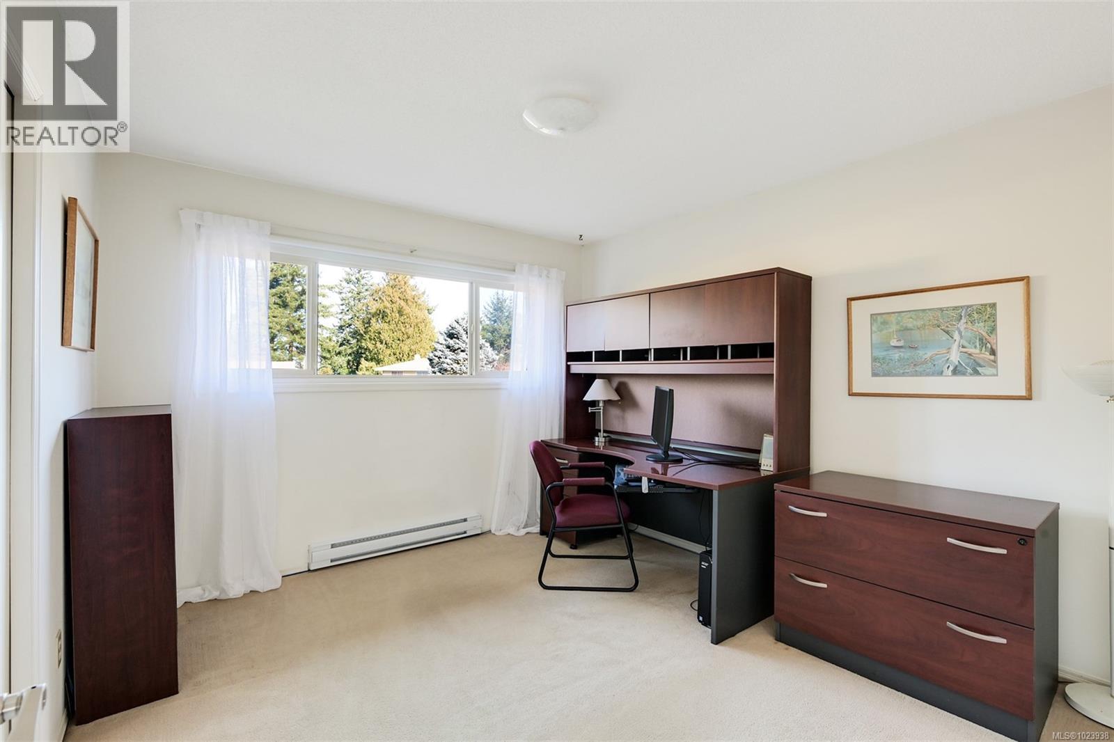  2241 Lifton Place, Saanich