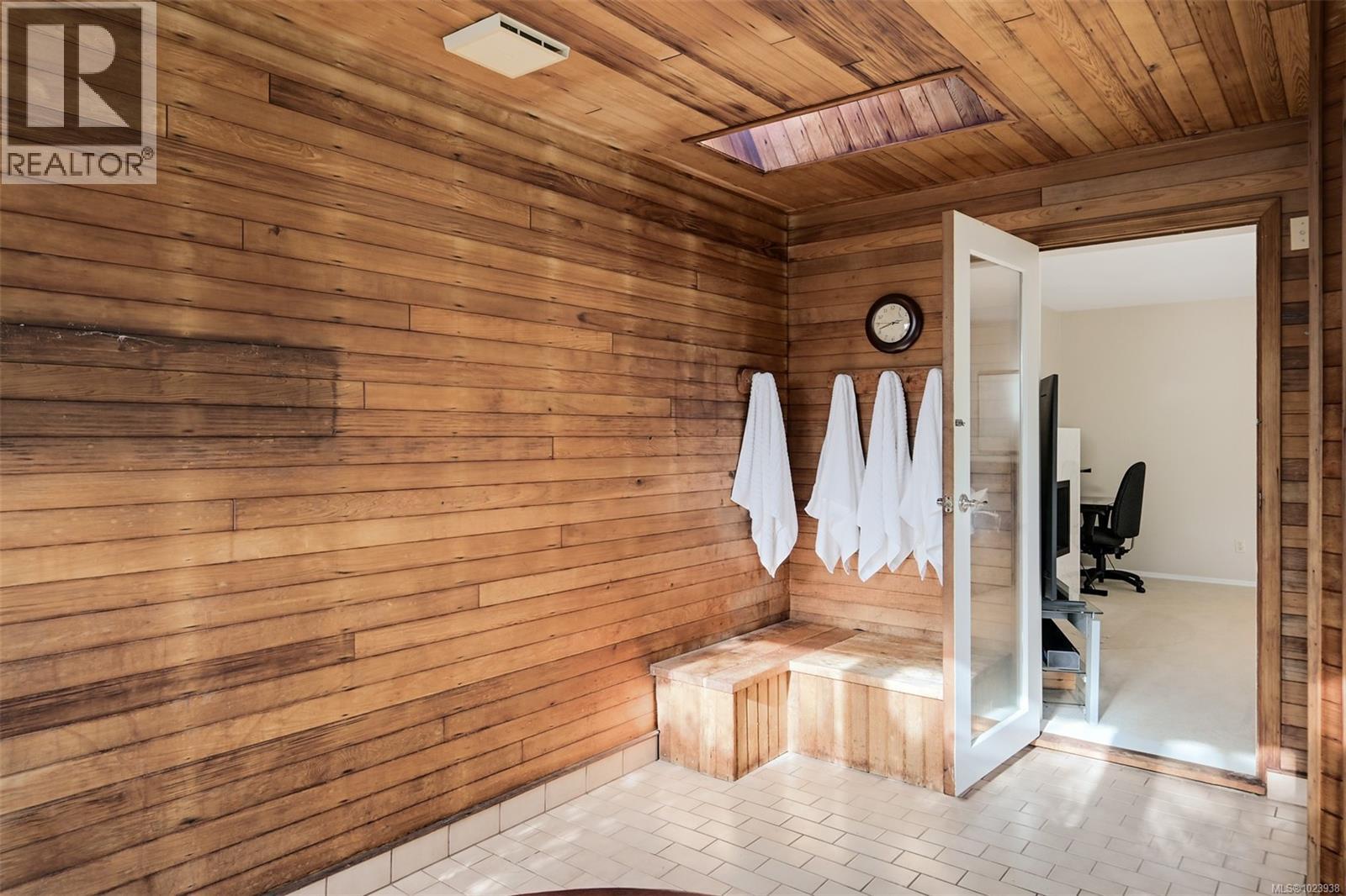  2241 Lifton Place, Saanich