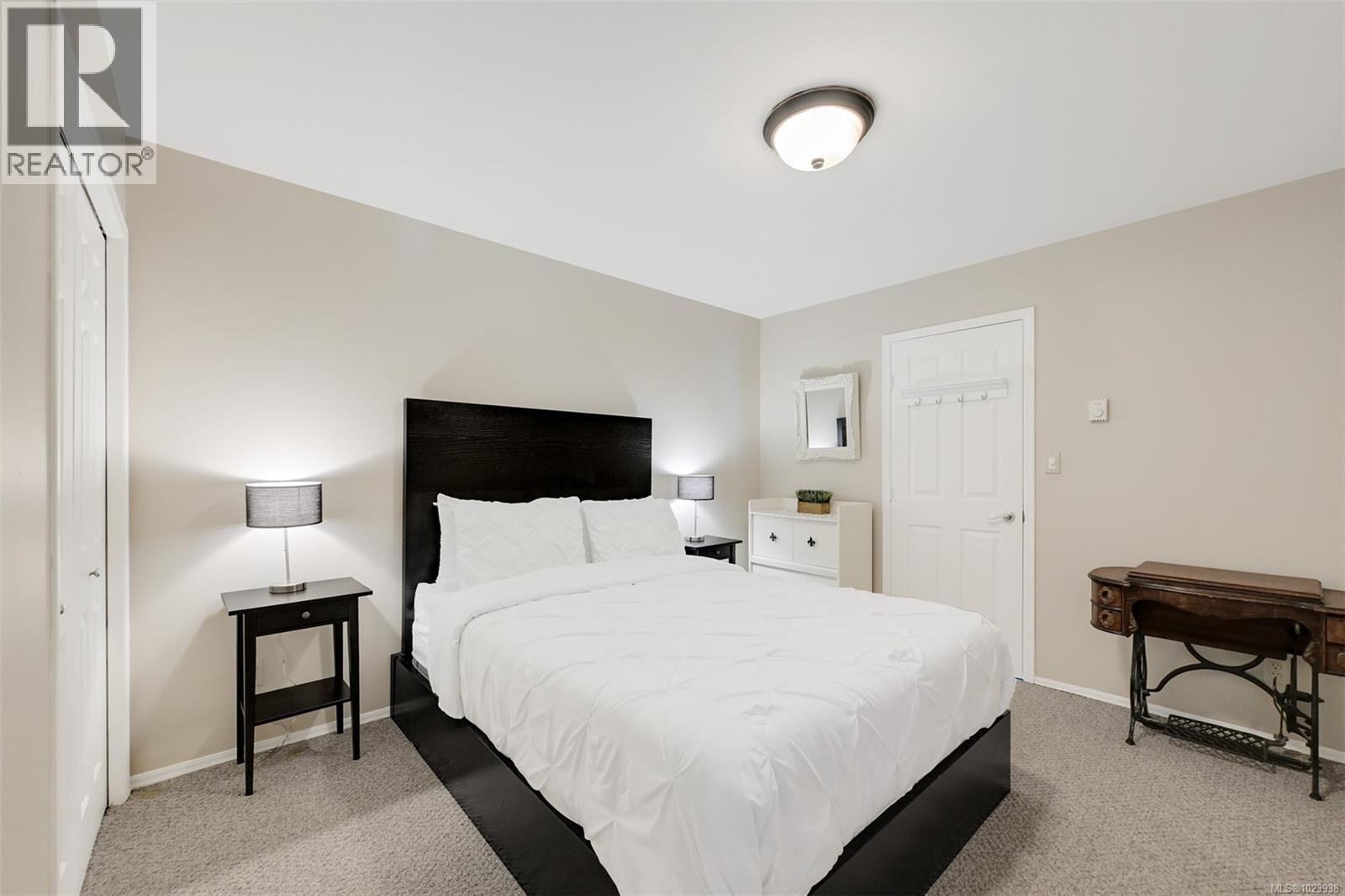  2241 Lifton Place, Saanich