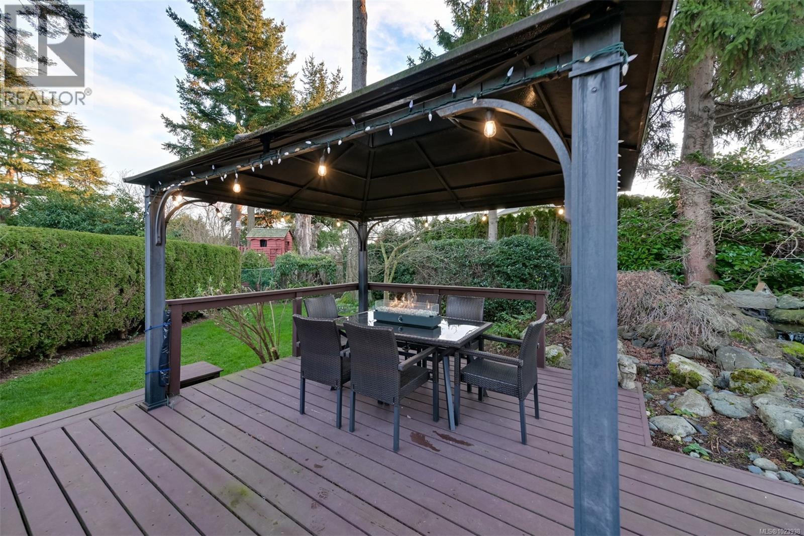  2241 Lifton Place, Saanich