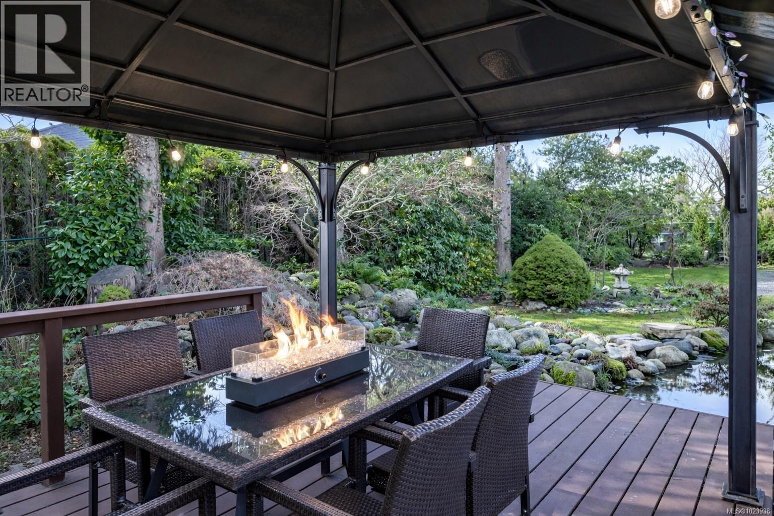  2241 Lifton Place, Saanich