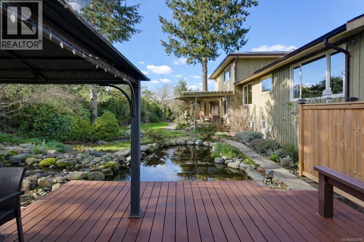  2241 Lifton Place, Saanich