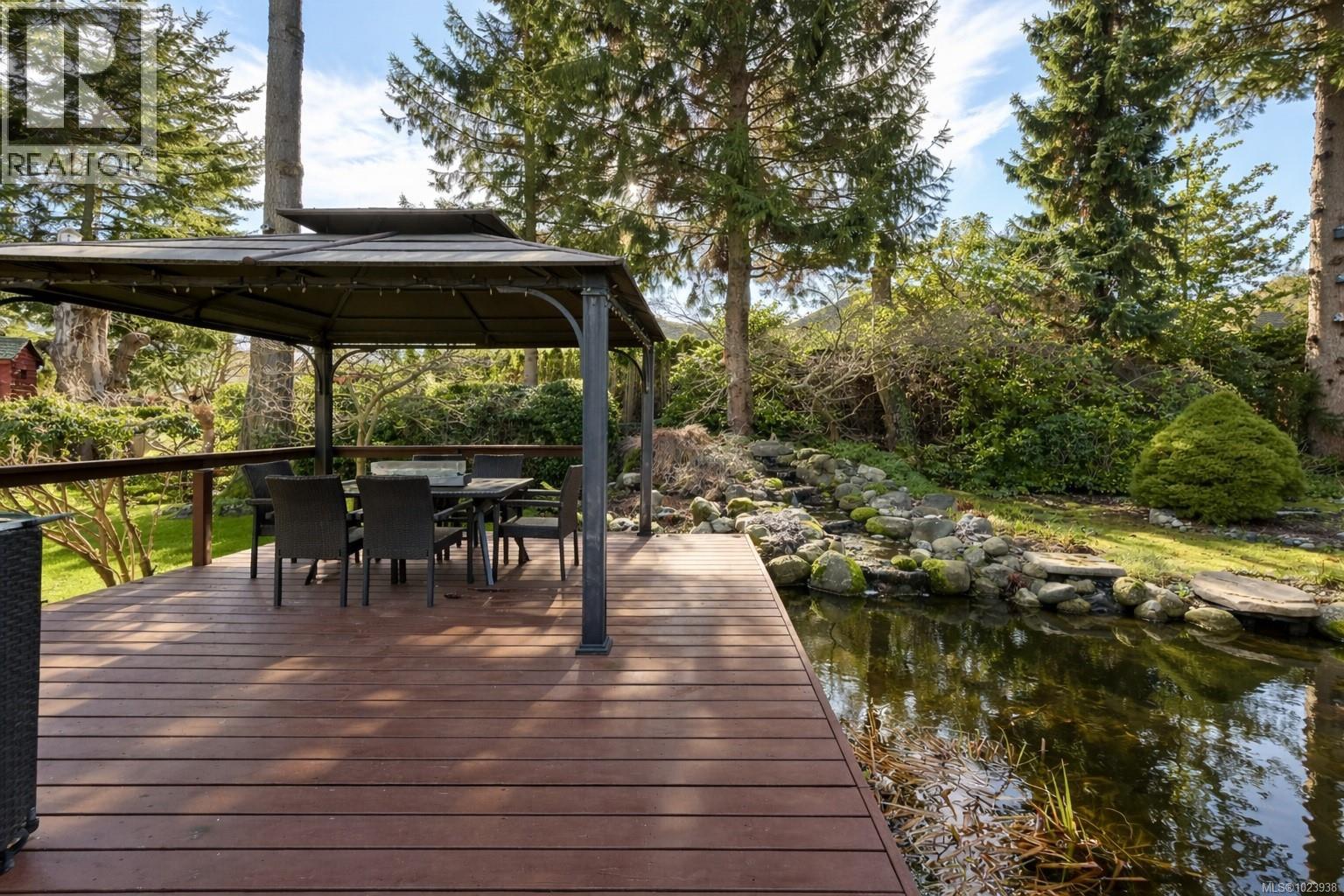  2241 Lifton Place, Saanich