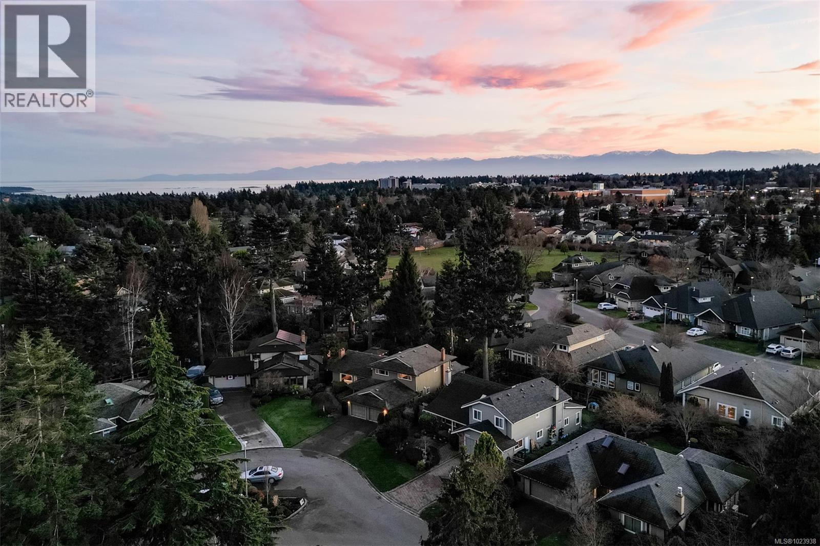  2241 Lifton Place, Saanich