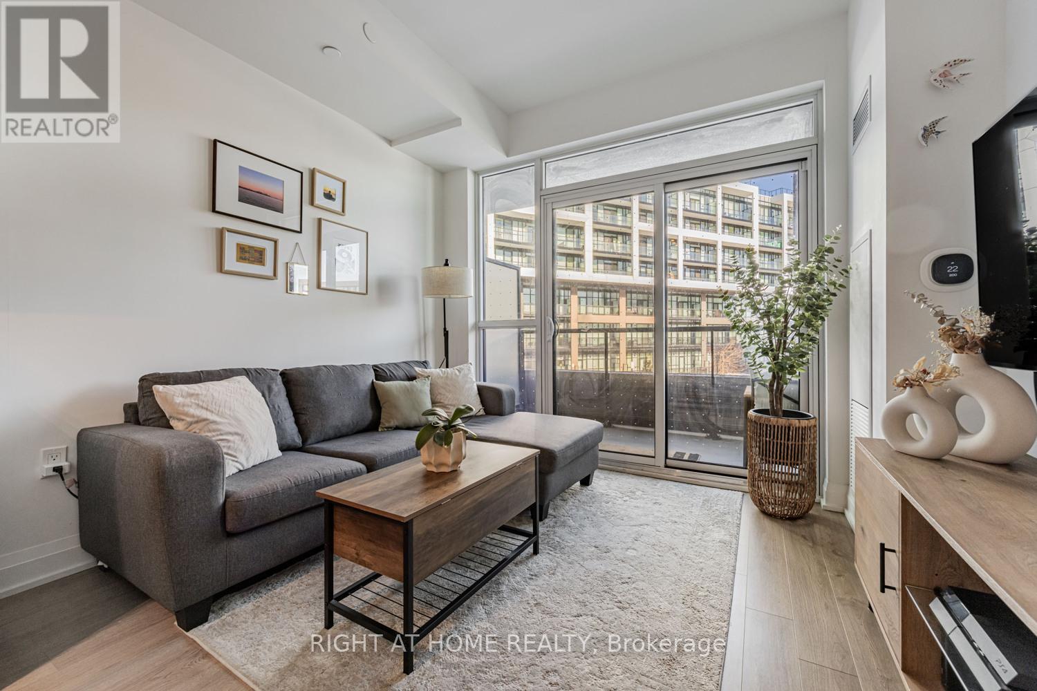 #224 50 GEORGE BUTCHART DRIVE - 16