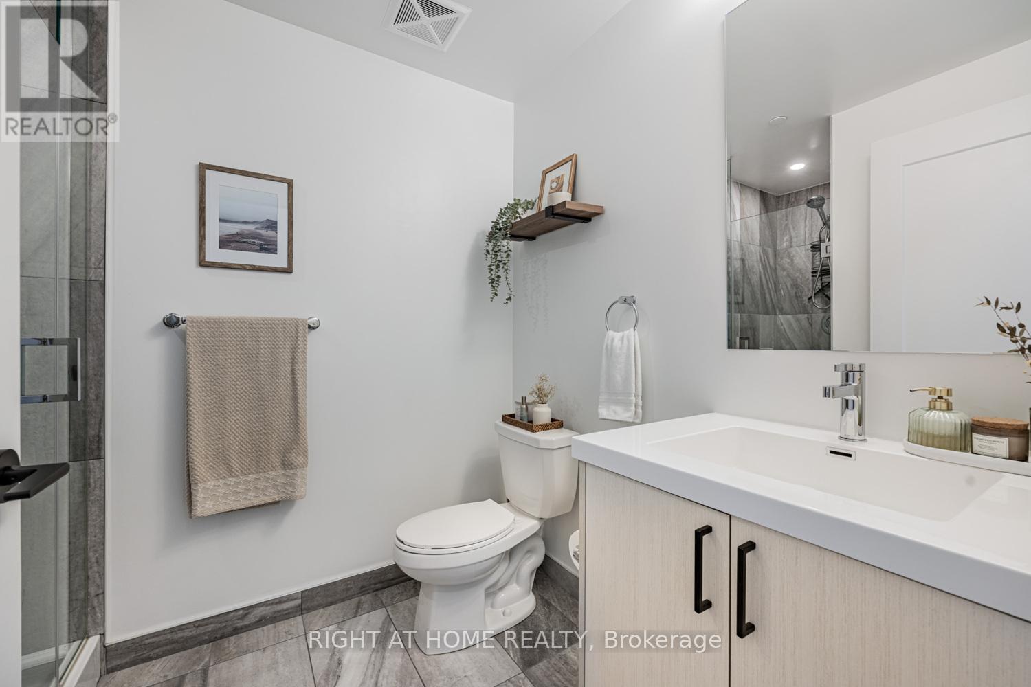 #224 50 GEORGE BUTCHART DRIVE - 19