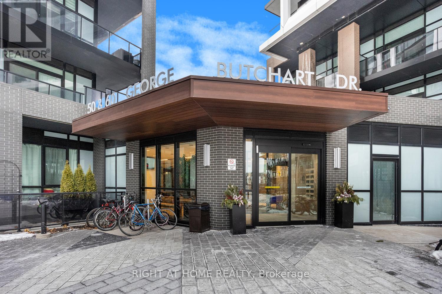 #224 50 GEORGE BUTCHART DRIVE - 3