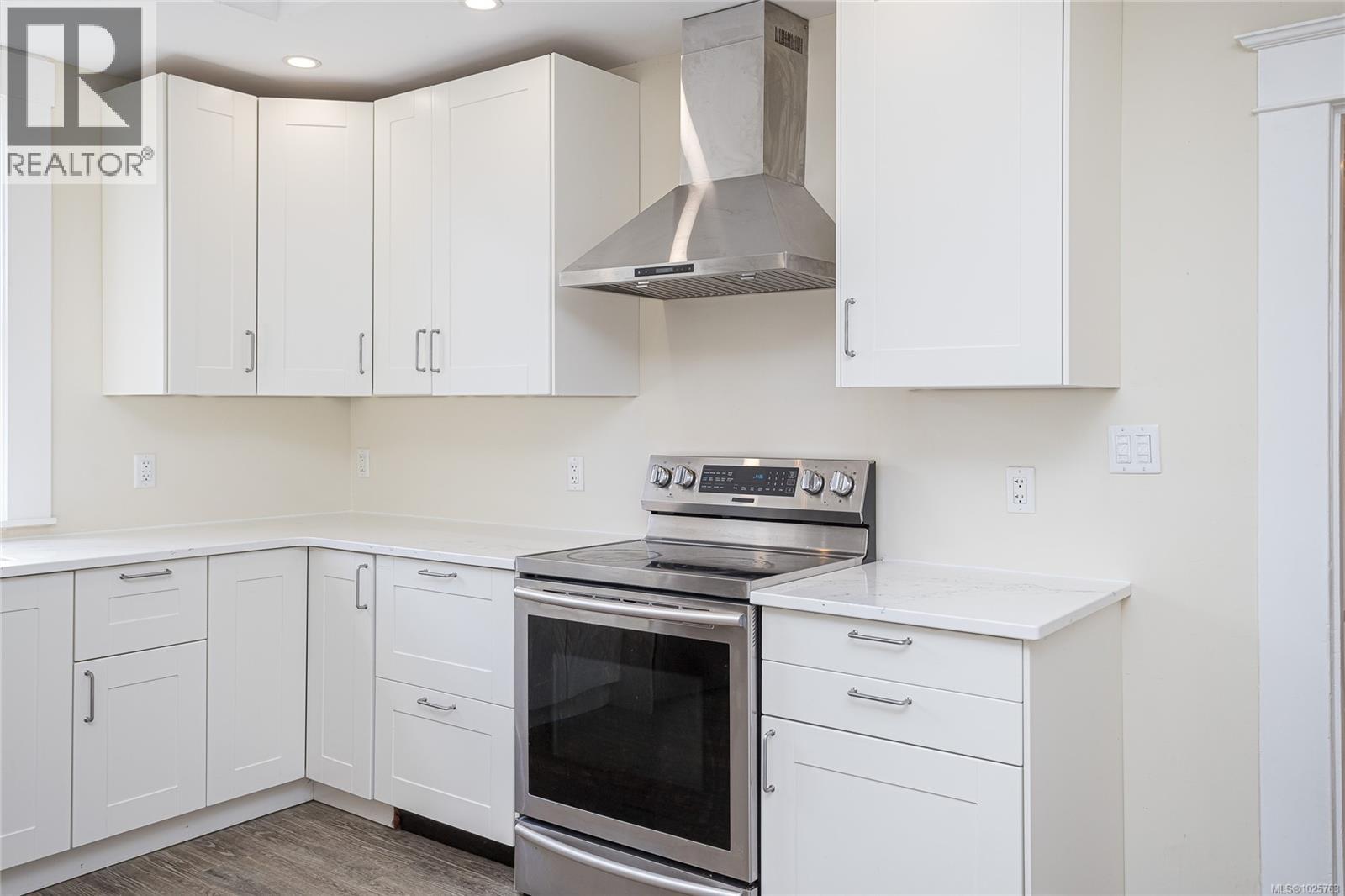 2709 Cedar Hill Rd, Victoria