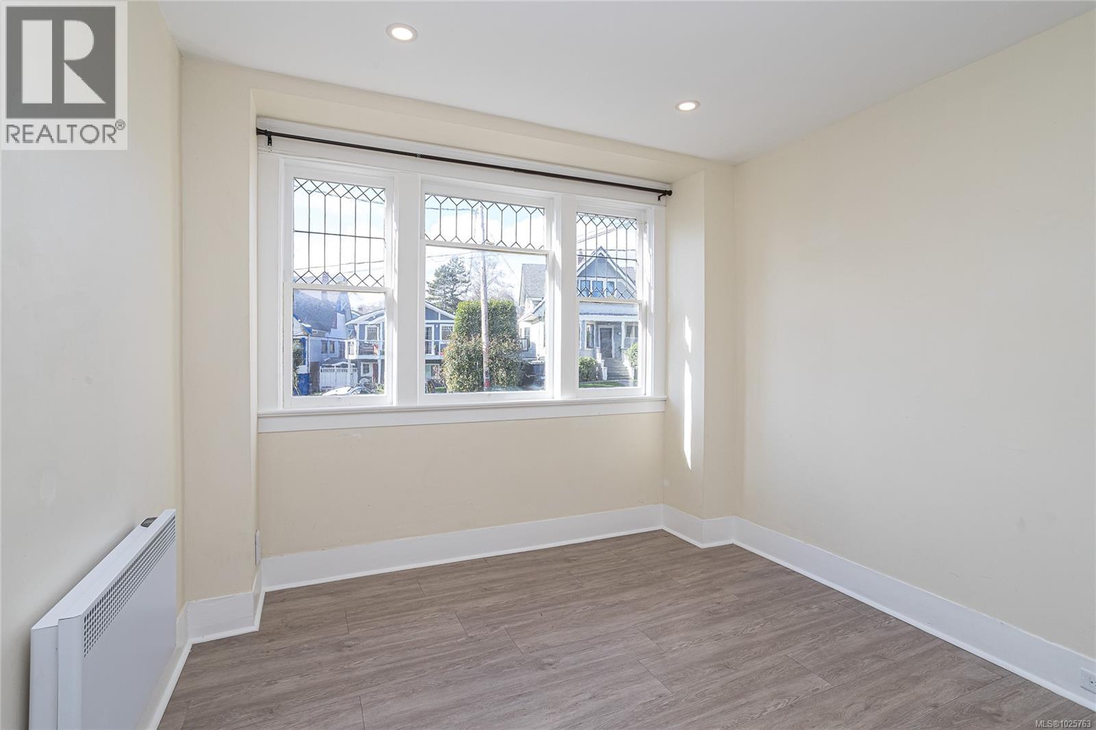 2709 Cedar Hill Rd, Victoria